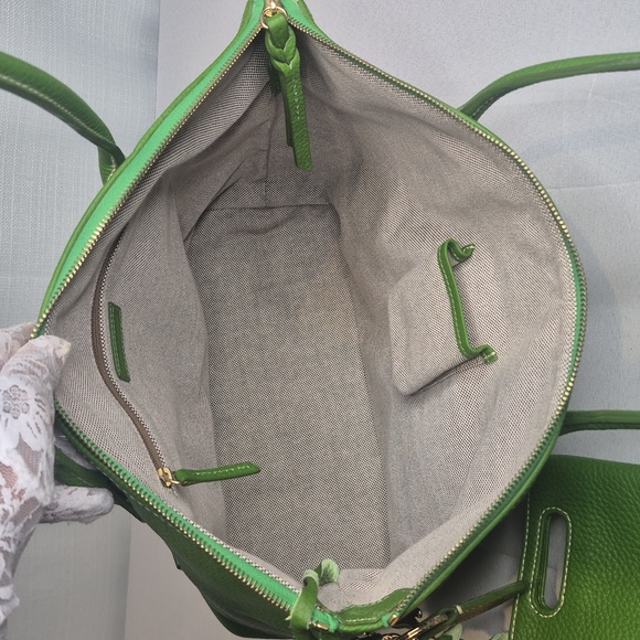 Dooney & Bourke Green Pebble Leather Crescent Tote with Pouch & Key Fob 💚 COA - Picture 11 of 17